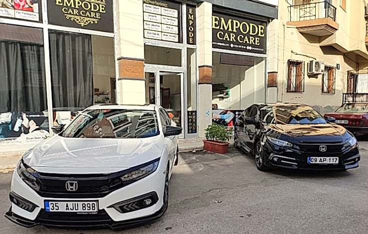 siyah ve beyaz honda civic